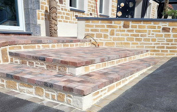 Construction de muret en briques à Cambrai