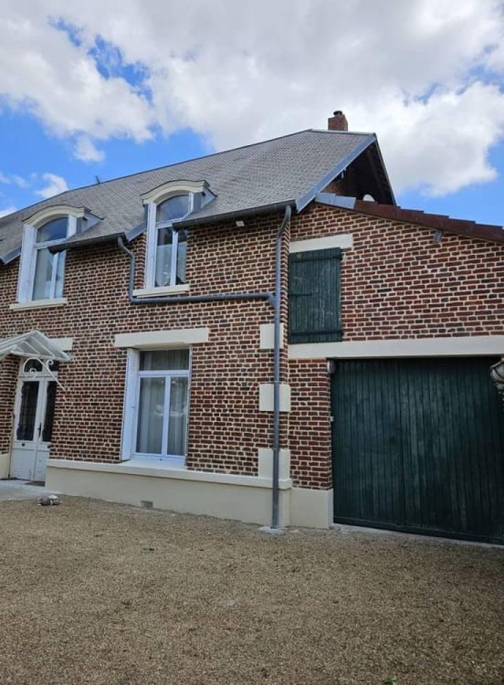 Enduit projeté sur sous-bassement